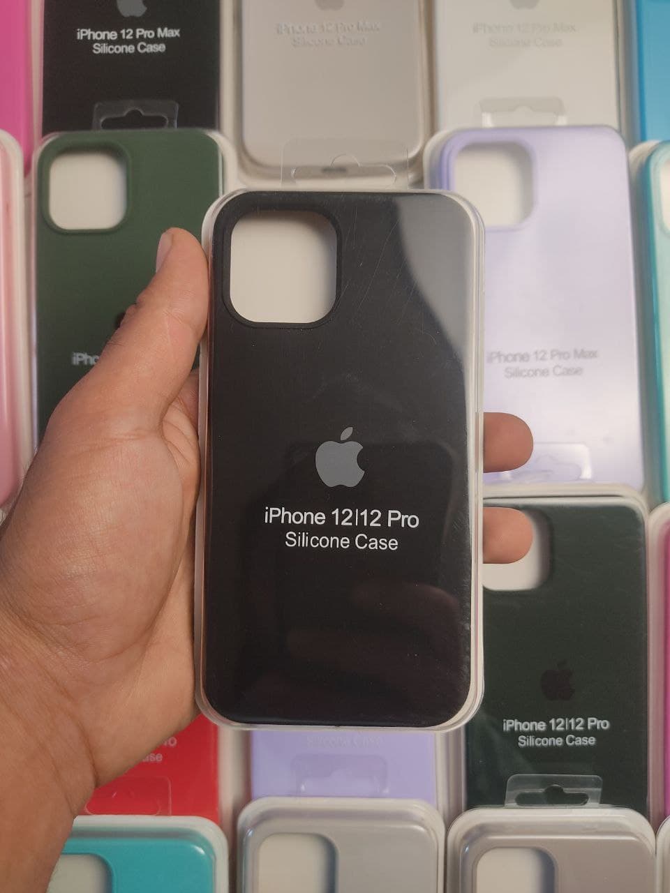 کاور مدل سیلیکونی اپل IPHONE 12VS12PRO زیر بسته