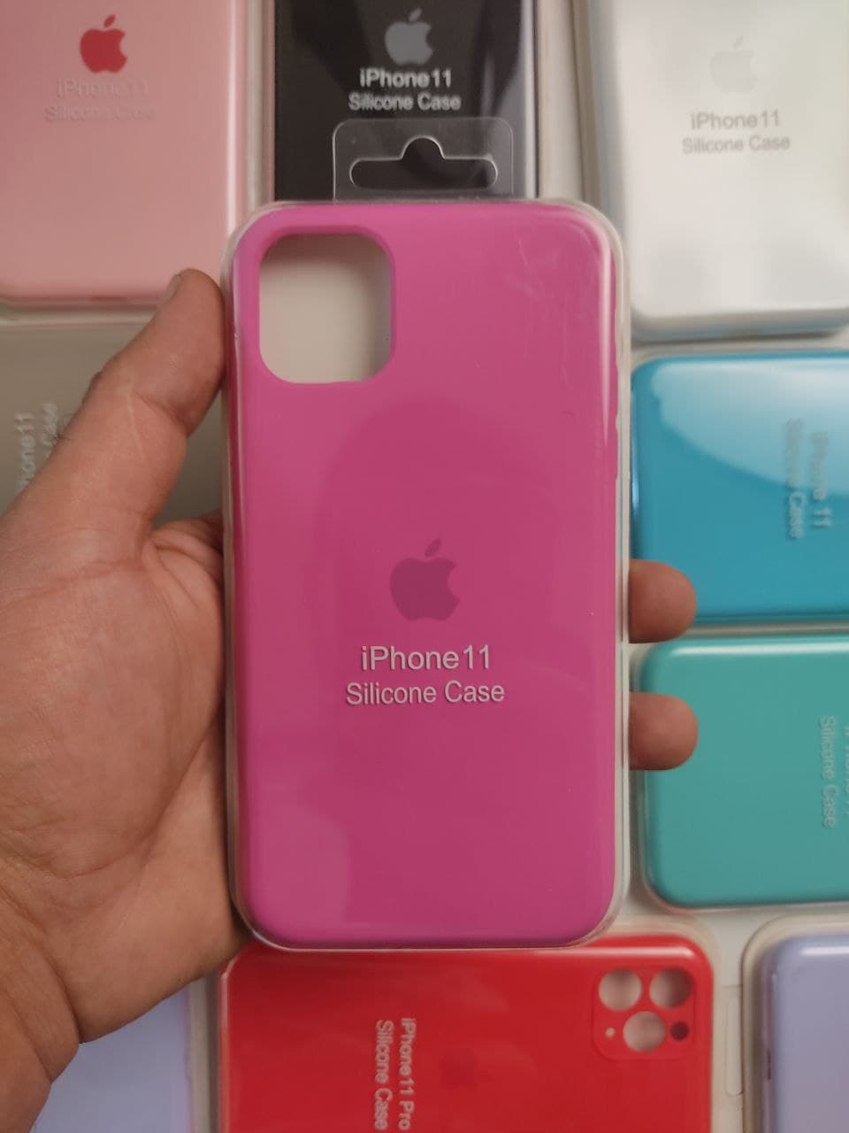 کاور مدل سیلیکونی اپل IPHONE 11 زیر بسته