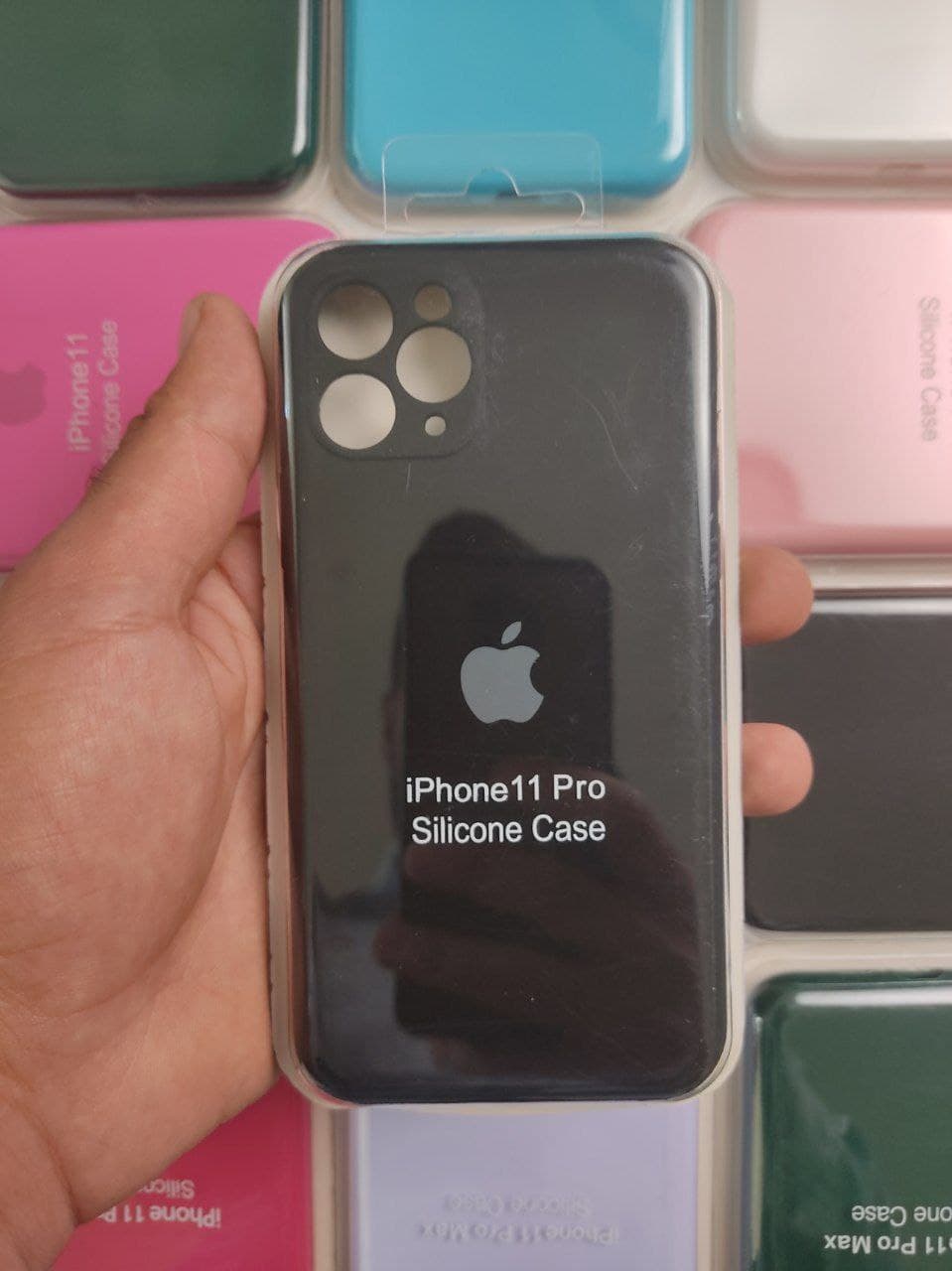 کاور مدل سیلیکونی اپل IPHONE 11PRO زیر بسته