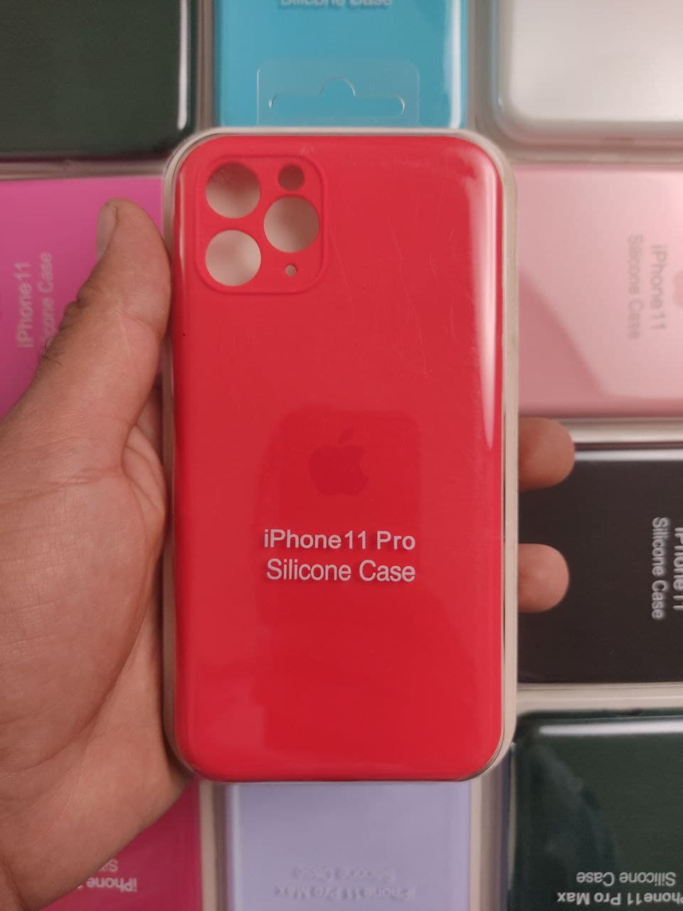 کاور مدل سیلیکونی اپل IPHONE 11PRO زیر بسته