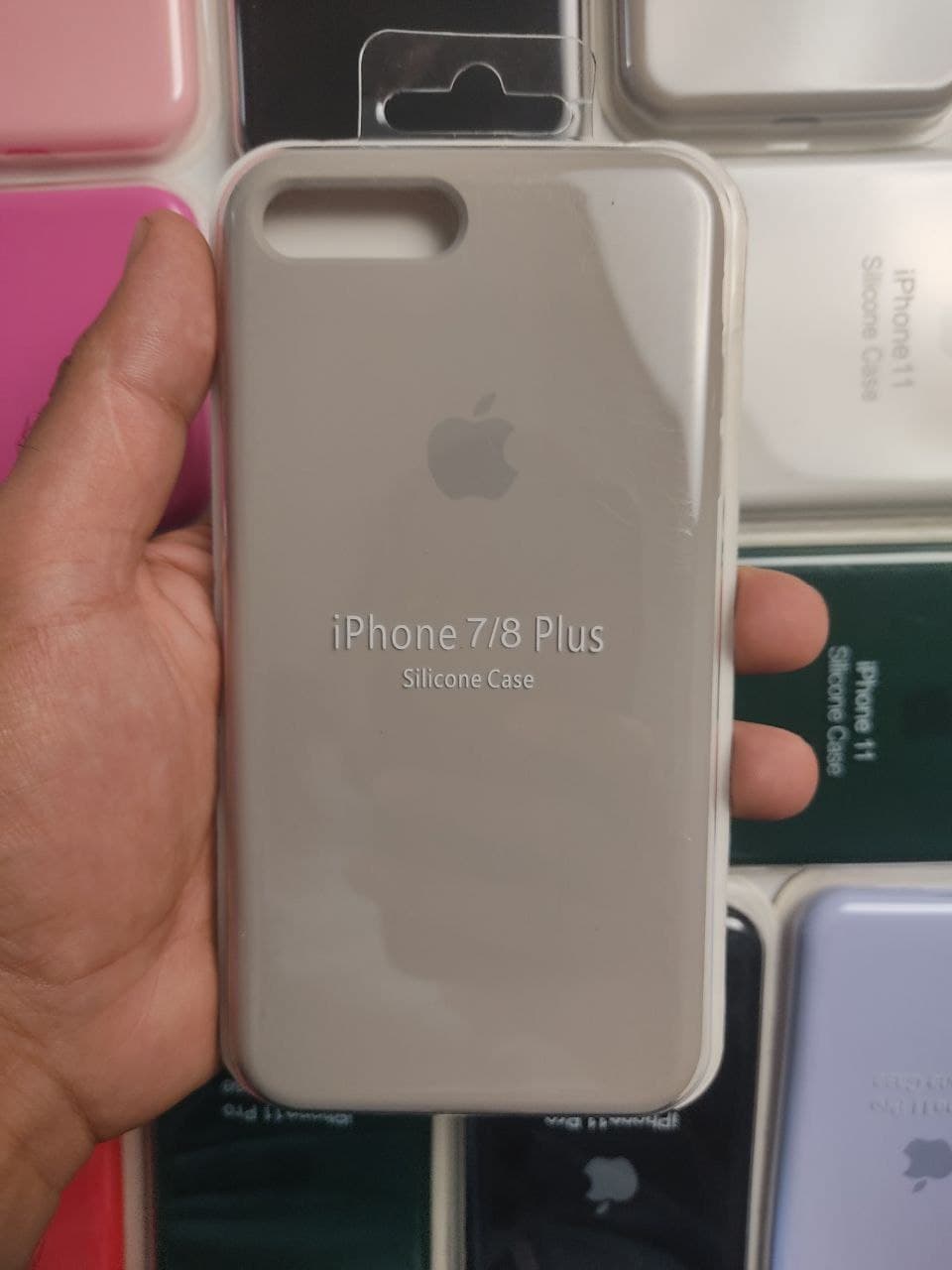 کاور مدل سیلیکونی اپل IPHONE 7PLUS زیر بسته