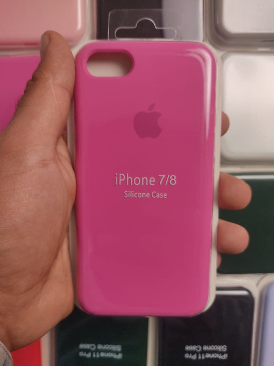 کاور مدل سیلیکونی اپل IPHONE 7 زیر بسته