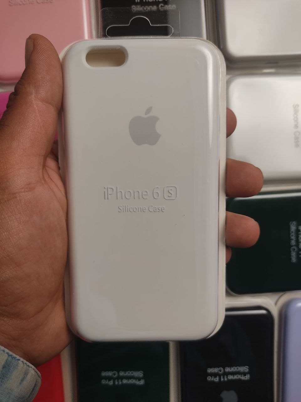 کاور مدل سیلیکونی اپل IPHONE 6 زیر بسته